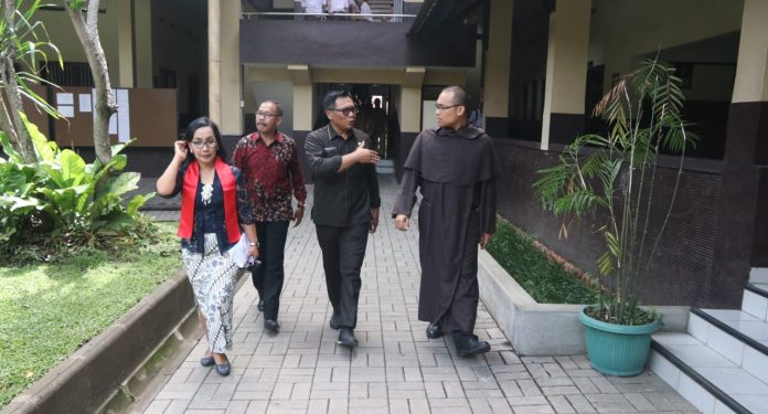 Bangun Kerukunan, Guru Katolik dan Protestan di Malang Gelar Acara Natal Bersama