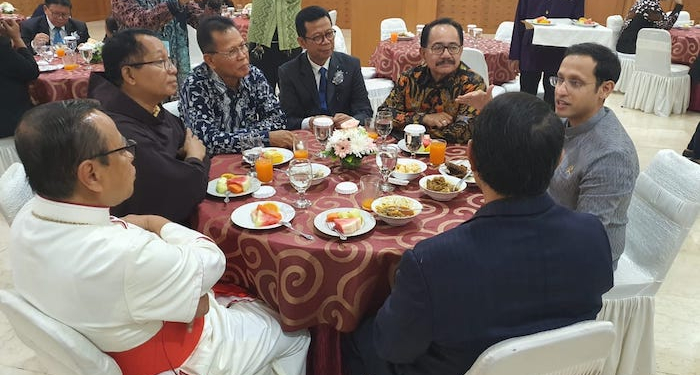 Jangan Hanya Kejar Kecepatan, Lupa Kedalaman: Pesan Kardinal Suharyo Saat Natal Bersama di Kemendikbud