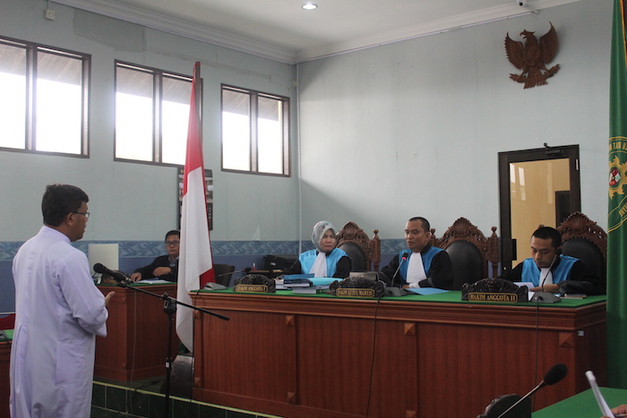 Berjubah Hadiri Sidang IMB Gereja, Romo di Karimun Bantah Berbagai Tudingan Penggugat