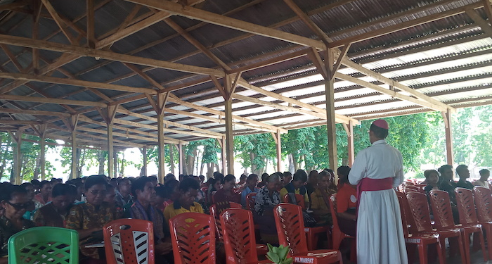 Bicara dalam Rekoleksi dengan Kelompok Kategorial, Uskup Atambua: Gereja Bekerja Bukan Karena Uang