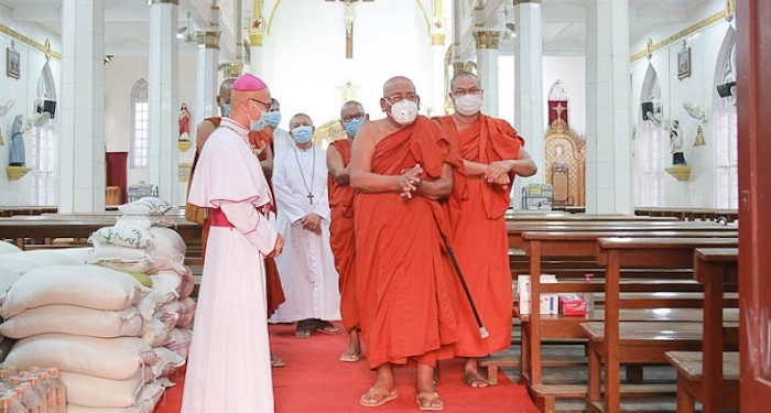 Biksu Ternama di Myanmar Ikut Donasi untuk Dana Amal Covid-19 yang Digagas Paus Fransiskus