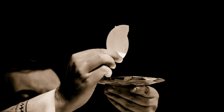 Allah yang Akbar Sekaligus Merendah