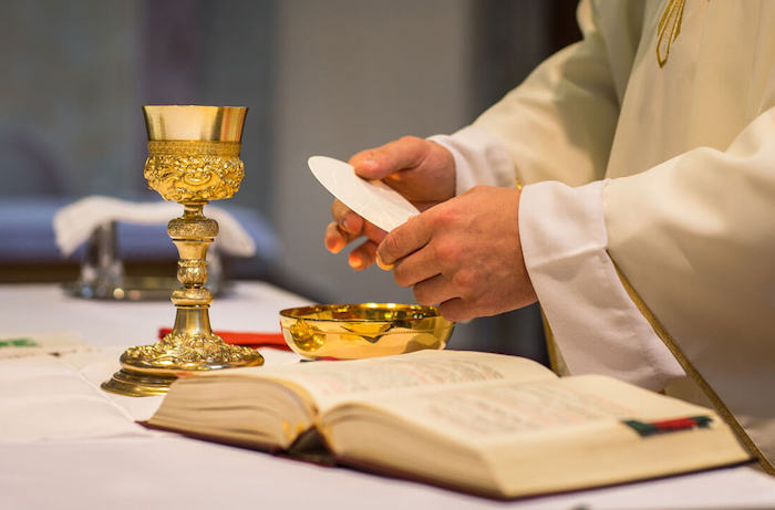 Minggu, 7 Juni 2020 Hari Raya Tritunggal Mahakudus: Ini Teks Misanya