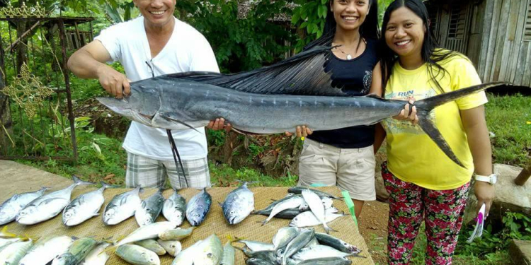 Pastor di Filipina Jual Ikan untuk Bantu Warga yang Terdampak Covid-19