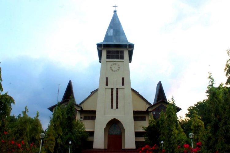 Keuskupan Maumere Buka Kembali Pelayanan Sakramen dan Ibadat Mulai 5 Juli