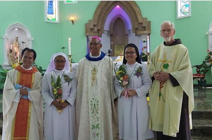 Jadilah Pengabdi yang Penuh Sukacita: Pesan Uskup Paskalis saat Kaul Suster SFS Sukabumi