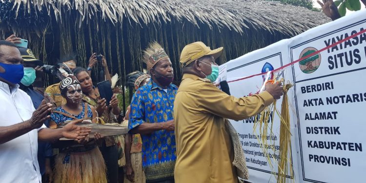 Bupati Jayapura Tegaskan Peran Masyarakat Adat sebagai Penangkal Laju Pemanasan Global