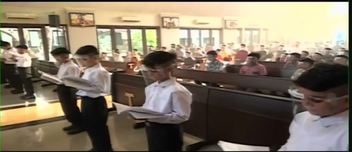 Sejumlah Anak Panti Asuhan Vincentius Putra Terima Sakramen Baptis dan Komuni Pertama