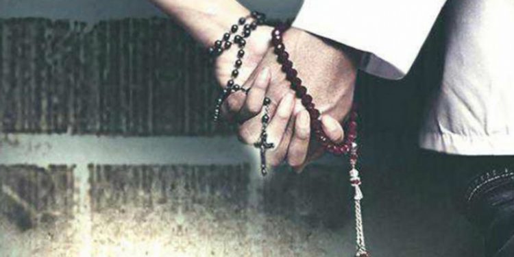 Pengasuh Pondok Pesantren Salafiah Al Qodir Kunjung ke Gereja Katolik St. Aloysius Gonzaga Mlati