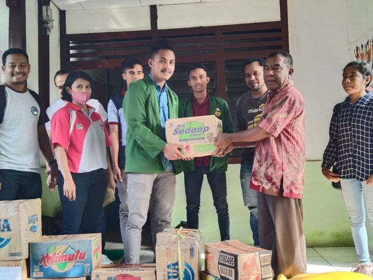 STKIP Simbiosis Ende Salurkan Bantuan untuk Korban Bencana di Lembata