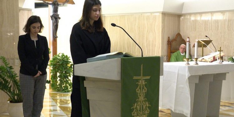 Paus Fransiskus Izinkan Perempuan Jadi Lektor dan Akolit dalam Gereja, Apa Alasannya?