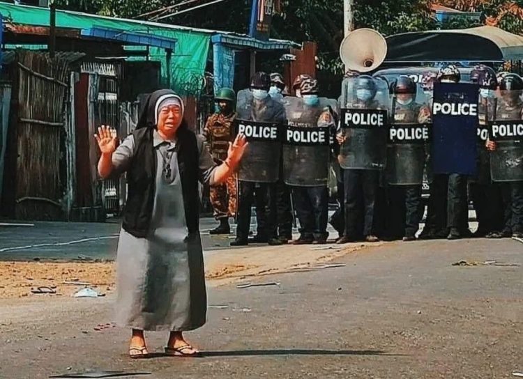 Suster Rose yang Berani Mati Demi Membela Pengunjuk Rasa di Myanmar