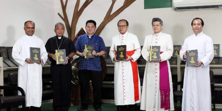 Kardinal Suharyo Luncurkan “Buku Tata Perayaan Ekaristi” Baru untuk Gereja Katolik Indonesia