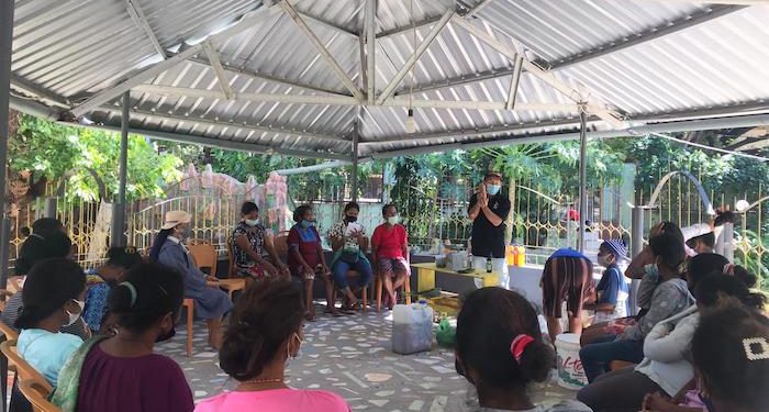 Kelompok Perempuan Dampingan Suster di Atambua Ikut Pelatihan Membuat Eco-Enzyme