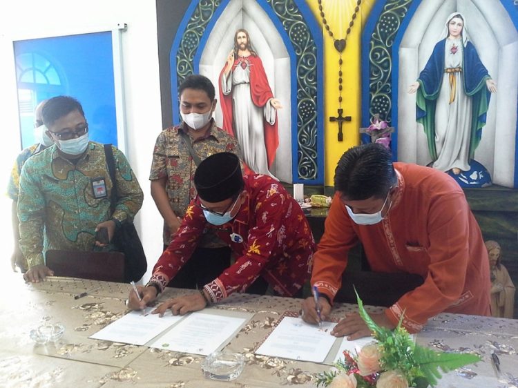 Paroki di Riau Teken MoU Terkait Pendidikan Keagamaan Katolik dengan Kemenag