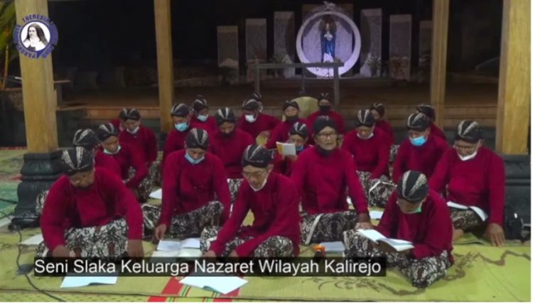 Rayakan HUT 94 Tahun, Paroki Santa Theresia Lisieux Boro Tampilkan Seni Slaka