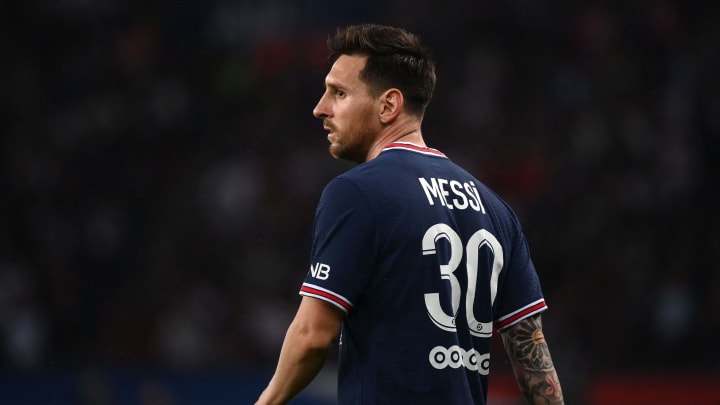 Paus Fransiskus Dapat Jersey Lionel Messi