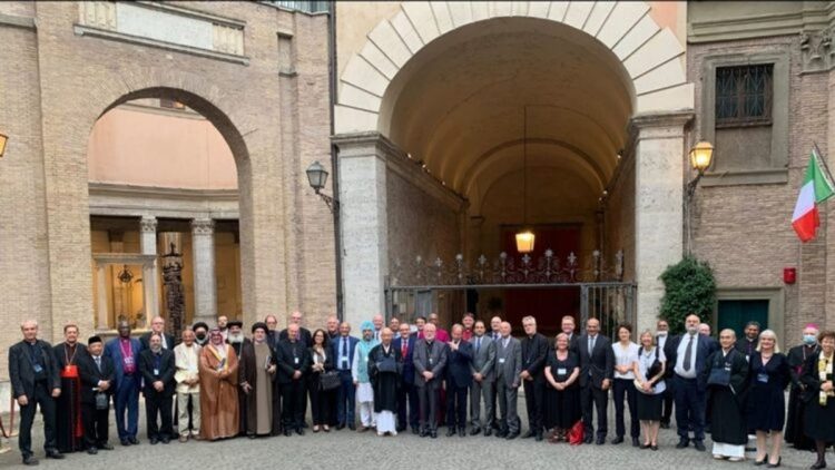 Pimpinan Muhammadiyah Bicara tentang Isu Kerusakan Alam di Hadapan Paus Fransiskus