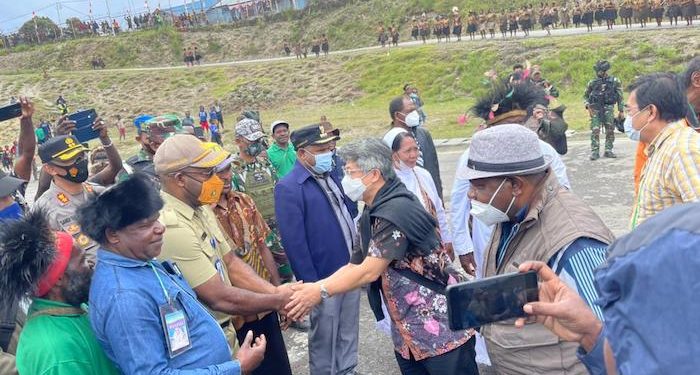 Tahbisan Tiga Imam di Intan Jaya: Dihadiri Sekjen KWI, Diikuti Ribuan Umat