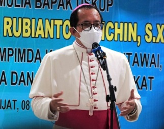 Uskup Padang: Mari Rawat Kebhinekaan