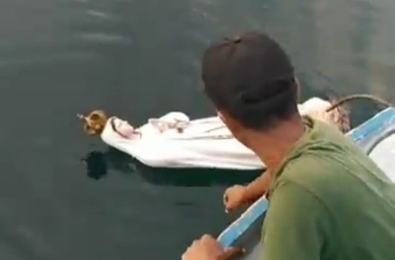 Nelayan di NTT Temukan Patung Bunda Maria Terapung di Laut