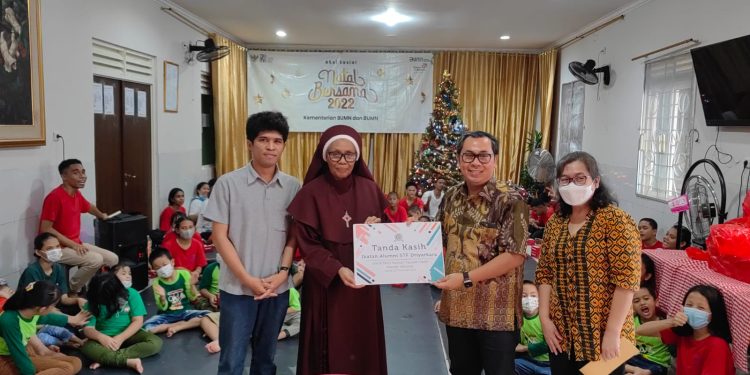 Alumni Driyarkara Berbagi dengan Anak-Anak PA Kasih Mandiri Bersinar