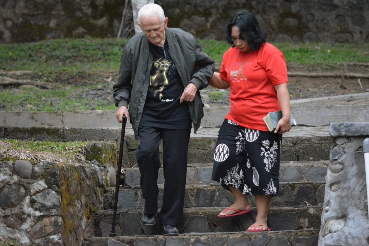 Pastor Carlo Bertolini Yalai OMI Wafat di Usia 86 Tahun Usai Empat Dekade Melayani Umat di Kalimantan