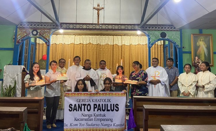 HUT Ke-43 Gereja Katolik Nanga Kantuk: Jadilah Berkat dan Biarkan Tuhan Tersenyum