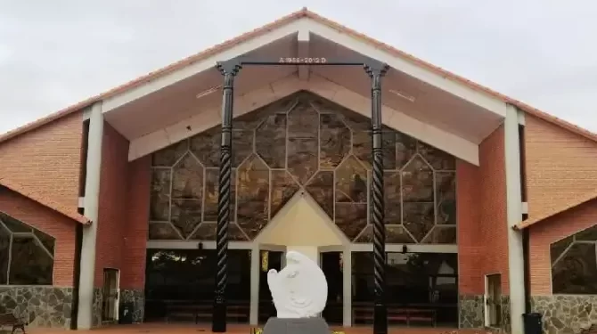 Pastor Kecam Polisi Menangkap Demonstran yang Berlindung di Gereja