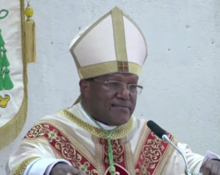 Sesaat Setelah Ditahbiskan Jadi Uskup Jayapura; Mgr Yanuarius You Serukan Perdamaian di Tanah Papua