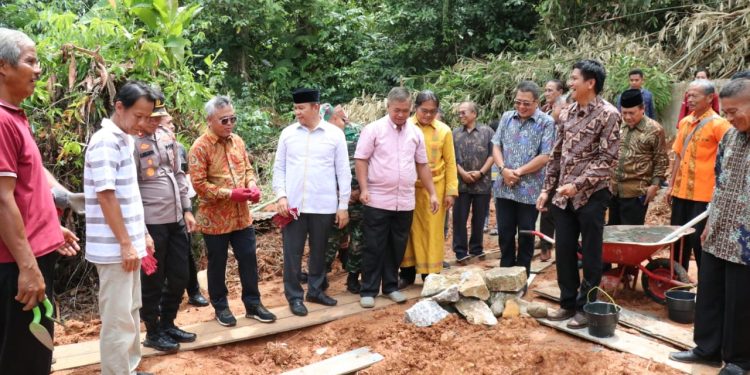 Peletakan Batu Pertama Pembangunan Gereja Katolik Santo Yosep-Malili, Bupati Apresiasi Toleransi Warga