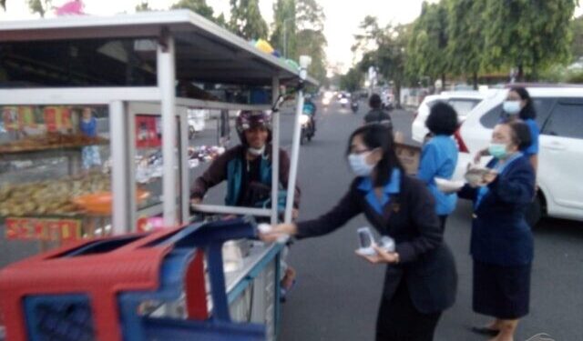Warung Kasih Spesial Ramadan dari Umat Katolik: Paket Nasi Lengkap Hanya Dua Ribu Rupiah