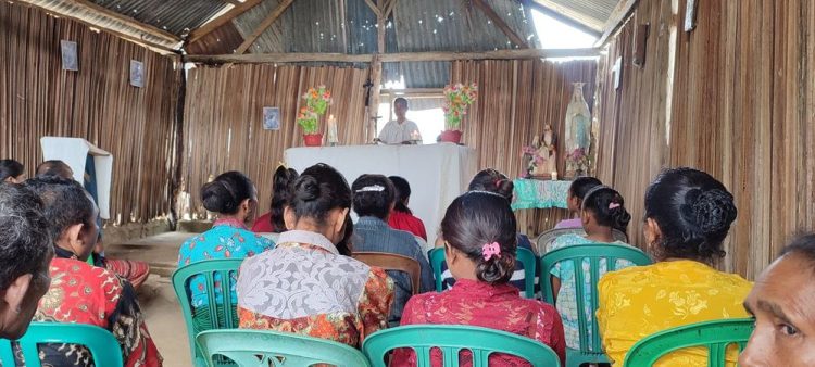 “Yesus, Gerakkanlah banyak hati untuk menolong pembangunan bait suci-Mu”: Doa Guru Agama di Stasi Pelosok NTT