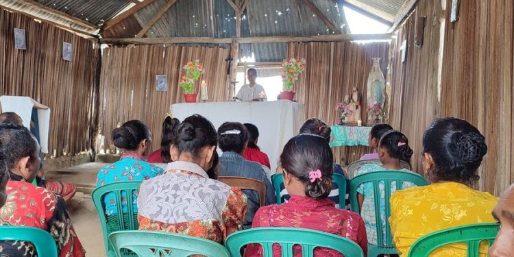 “Yesus, Gerakkanlah banyak hati untuk menolong pembangunan bait suci-Mu”: Doa Guru Agama di Stasi Pelosok NTT