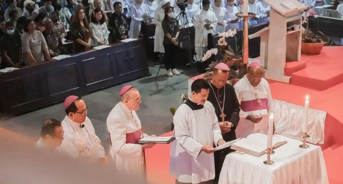 Mgr Avien Ikrar Setia kepada Vatikan sebelum Ditahbiskan sebagai Uskup Tanjung Karang