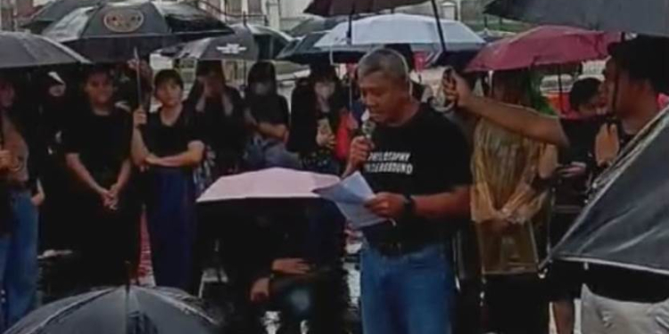 “Kalah boleh; tapi terkapar, jangan!” Orasi Imam Katolik di Depan Istana saat Aksi Kamisan