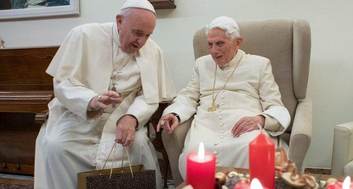 Paus Fransiskus Mengenang Paus Benediktus XVI: Dia seperti Ayah untuk Saya
