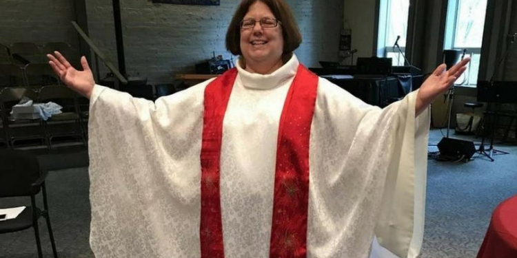 Kardinal Müller dan Schönborn: Penahbisan Perempuan dalam Gereja Katolik itu Mustahil