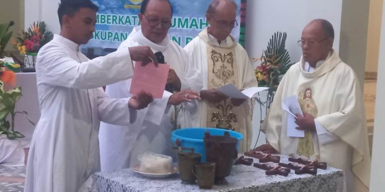 Romo Lorens Sopang: Rumah Keuskupan Merupakan Simbol Tanggung Jawab Besar Uskup